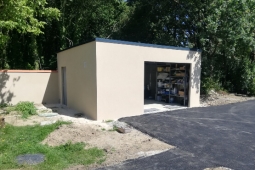 Garage en béton enduit